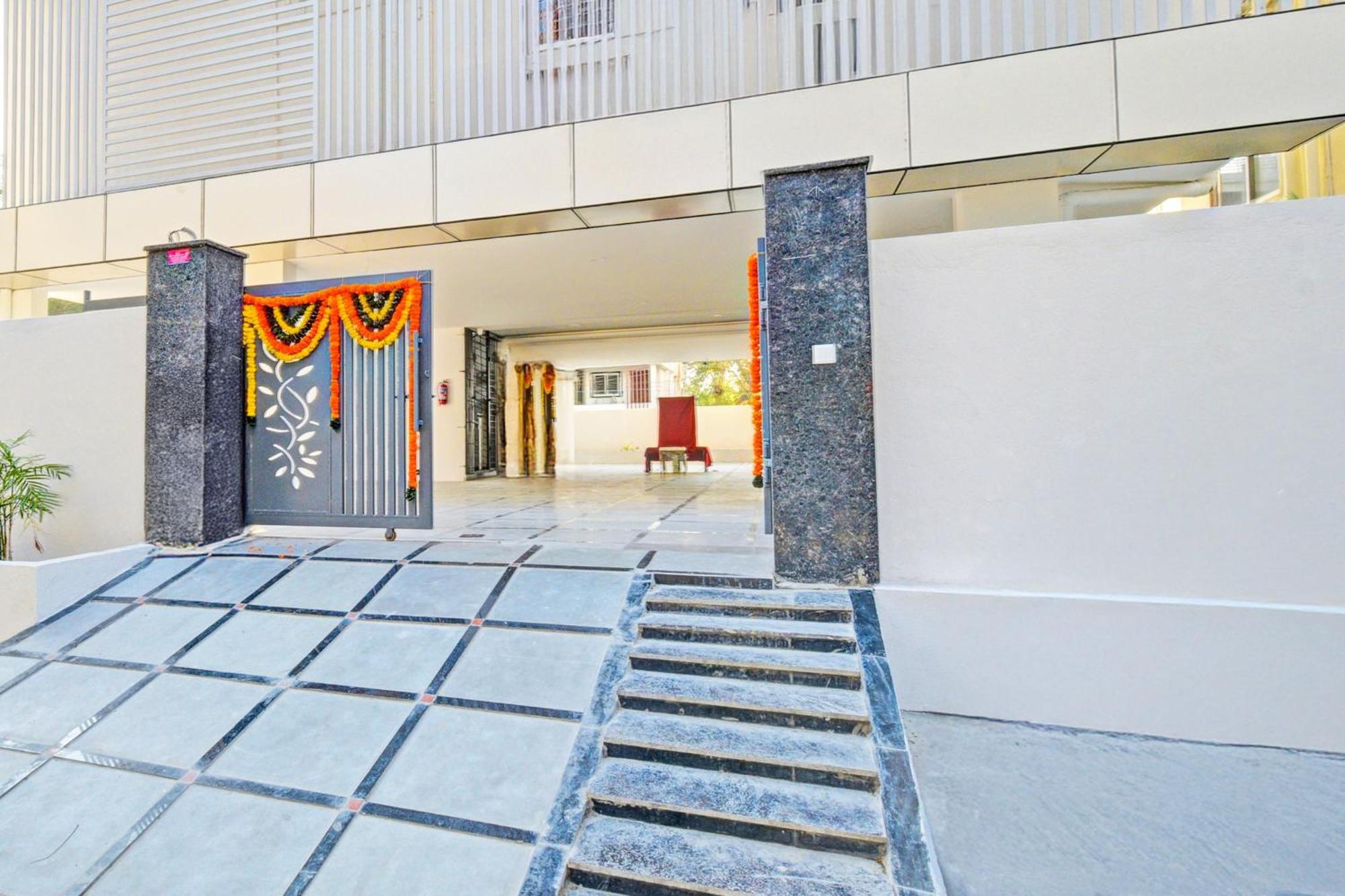 Super Townhouse Oak Suchitra Kompally Road Formerly Sun Moon Hotels Trimulgherry Dış mekan fotoğraf